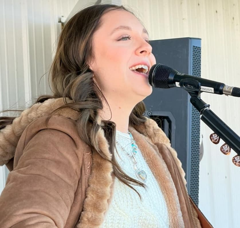 Hailey James singing at Pasture Palooza 2026